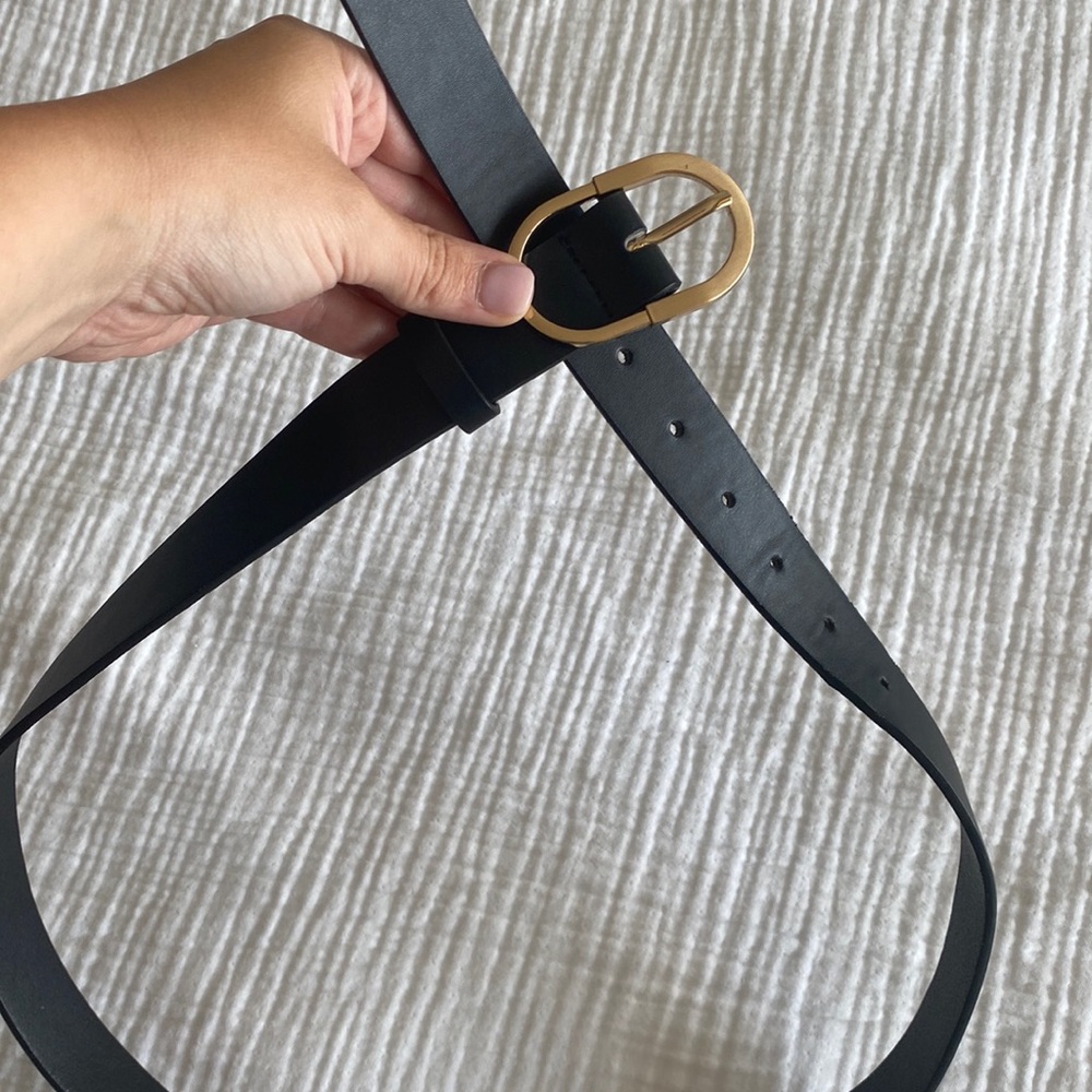Black and gold belt